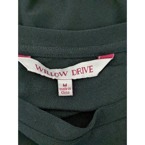 Willow Drive Blouse Medium Black Boat Neck Peplum Hem‎ Long Sleeves Ruffle Cuffs - Picture 8 of 12